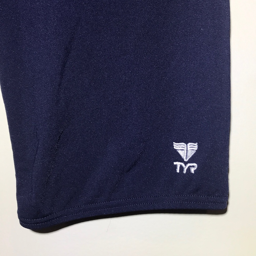 TYR Compression Shorts - Picture 2 of 4